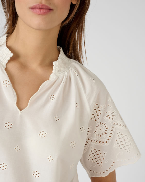 Blouse in katoenvoile met broderie anglaise